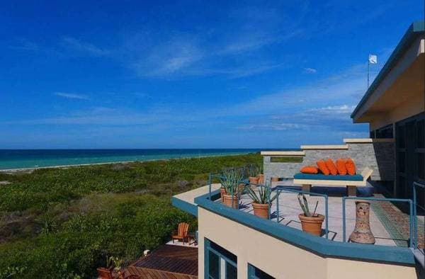 Rio Lagartos Beachfront House with 4 bedrooms, 5 bathrooms, 3+ ha - Image 3