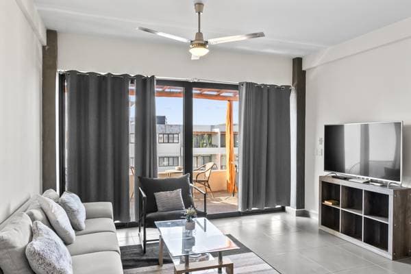 Great Price ! Great Condo ! Walk to the Beach ! $299,000. USD - Image 4