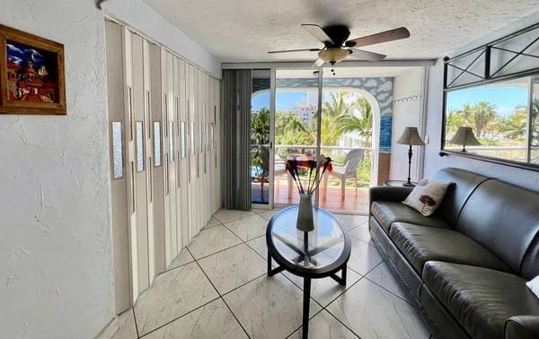 Condo Facing the Beach - Image 3