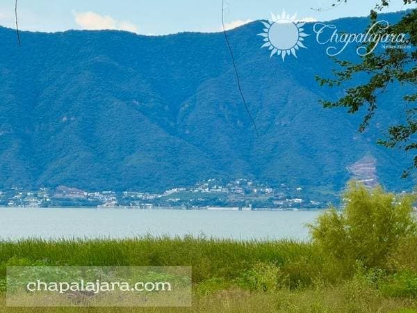 Fixer Upper, San Cristóbal Lakefront - Image 2