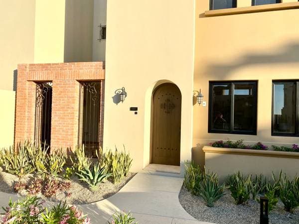 *+*Mavila/ For Lease / 3 Bd Condo /$2,500 Usd - Image 3