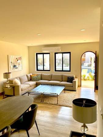 *+*Mavila/ For Lease / 3 Bd Condo /$2,500 Usd - Image 5