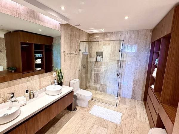 đđ Stylish 2BR Penthouse for Rent - Image 4