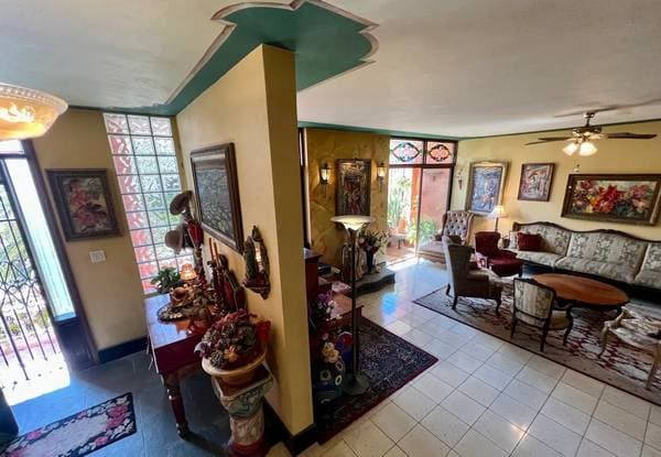 Impressive Artistic House on Angel Flores - Image 5