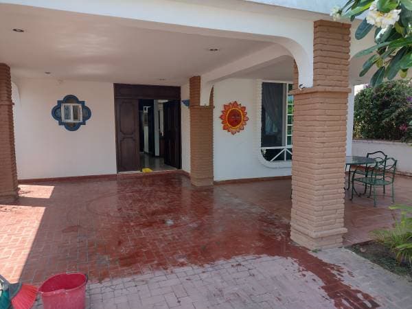 House with adjacent lot a few steps from the beach - Image 2