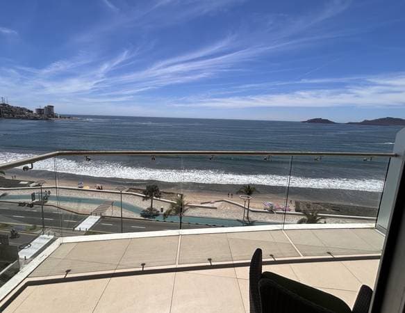 Oceanfront Luxury Condominium - Image 5