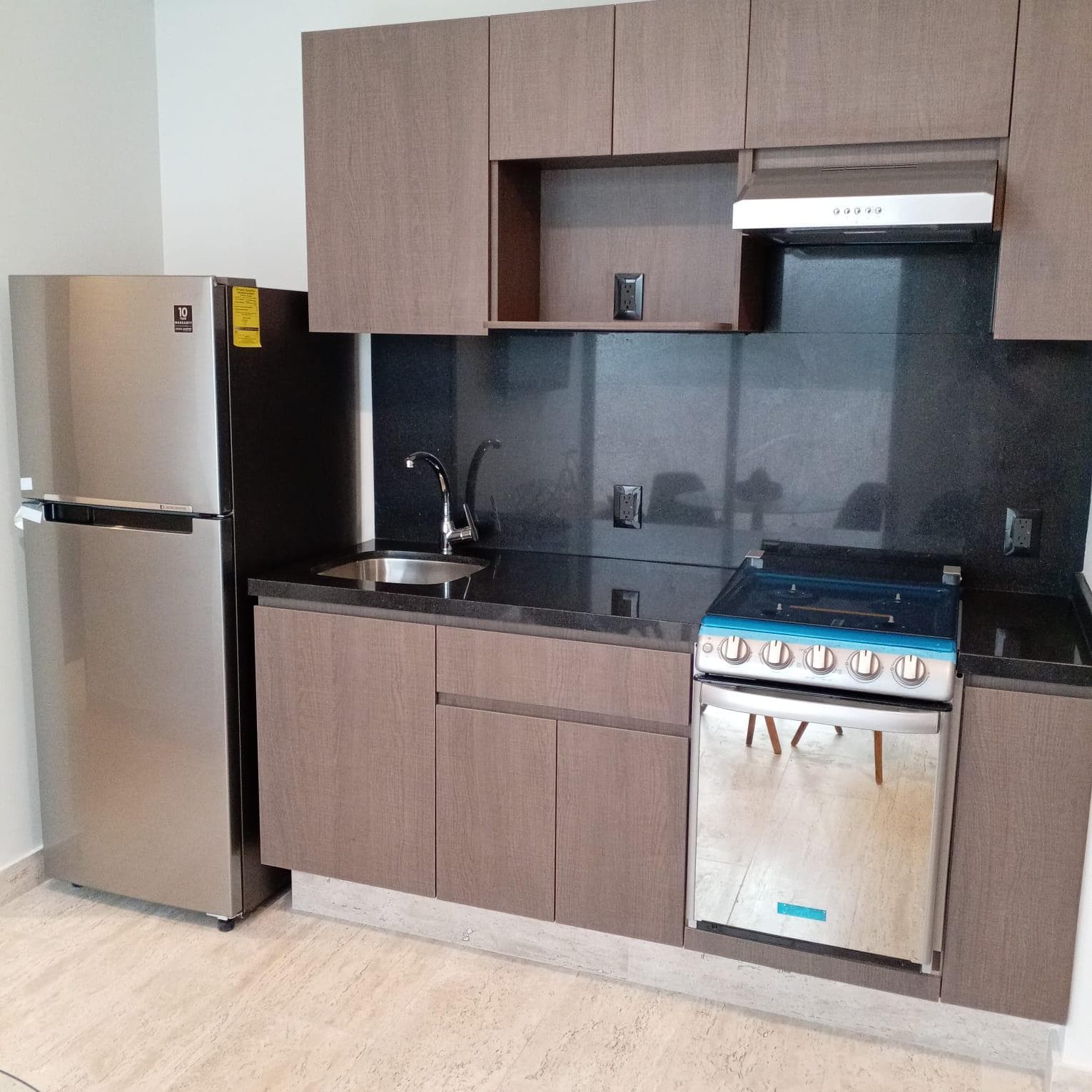 BEAUTIFUL ONE-BEDROOM CONDO FOR SALE IN SANTA MARIA LA RIBERA NEIGHBORHOOD - Image 3