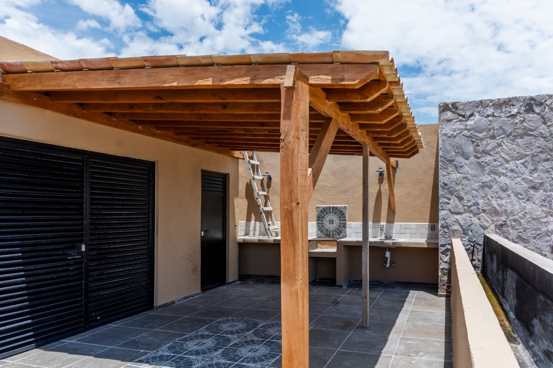 Luxury Villa for Sale in San Miguel with Thermal Cave + Deal Price