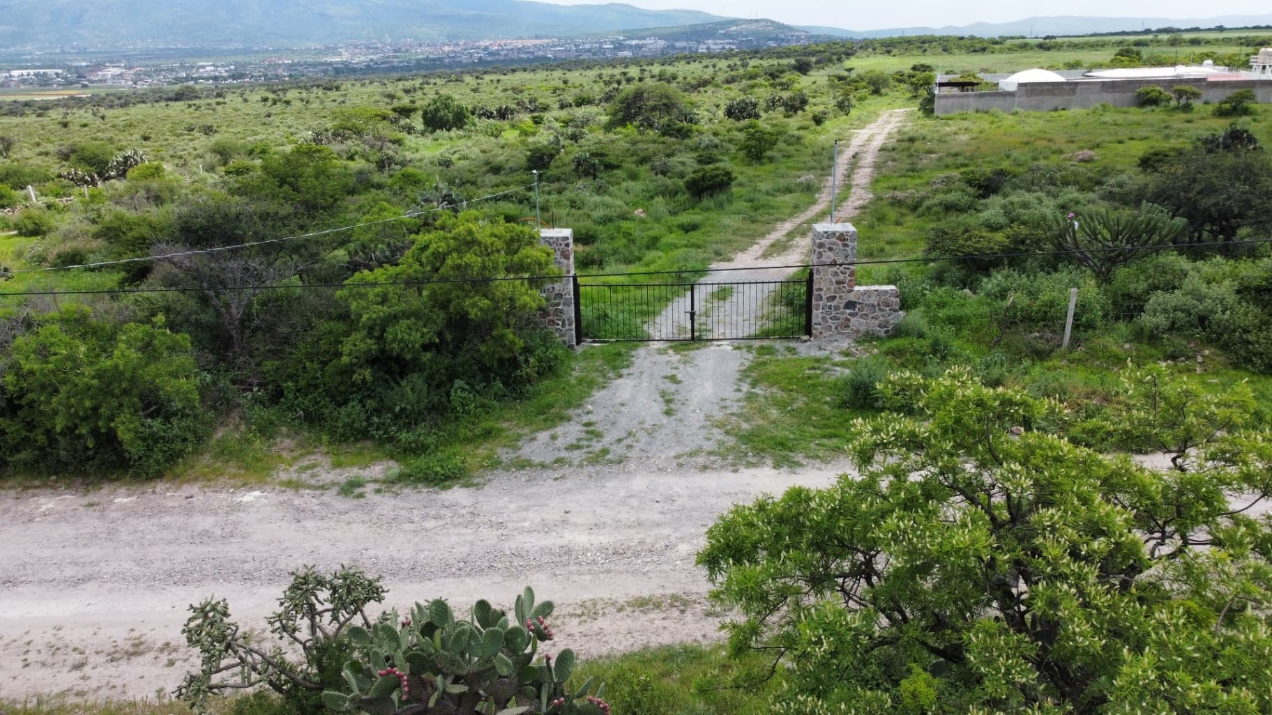 Terreno frente a Finca Luna y Serena