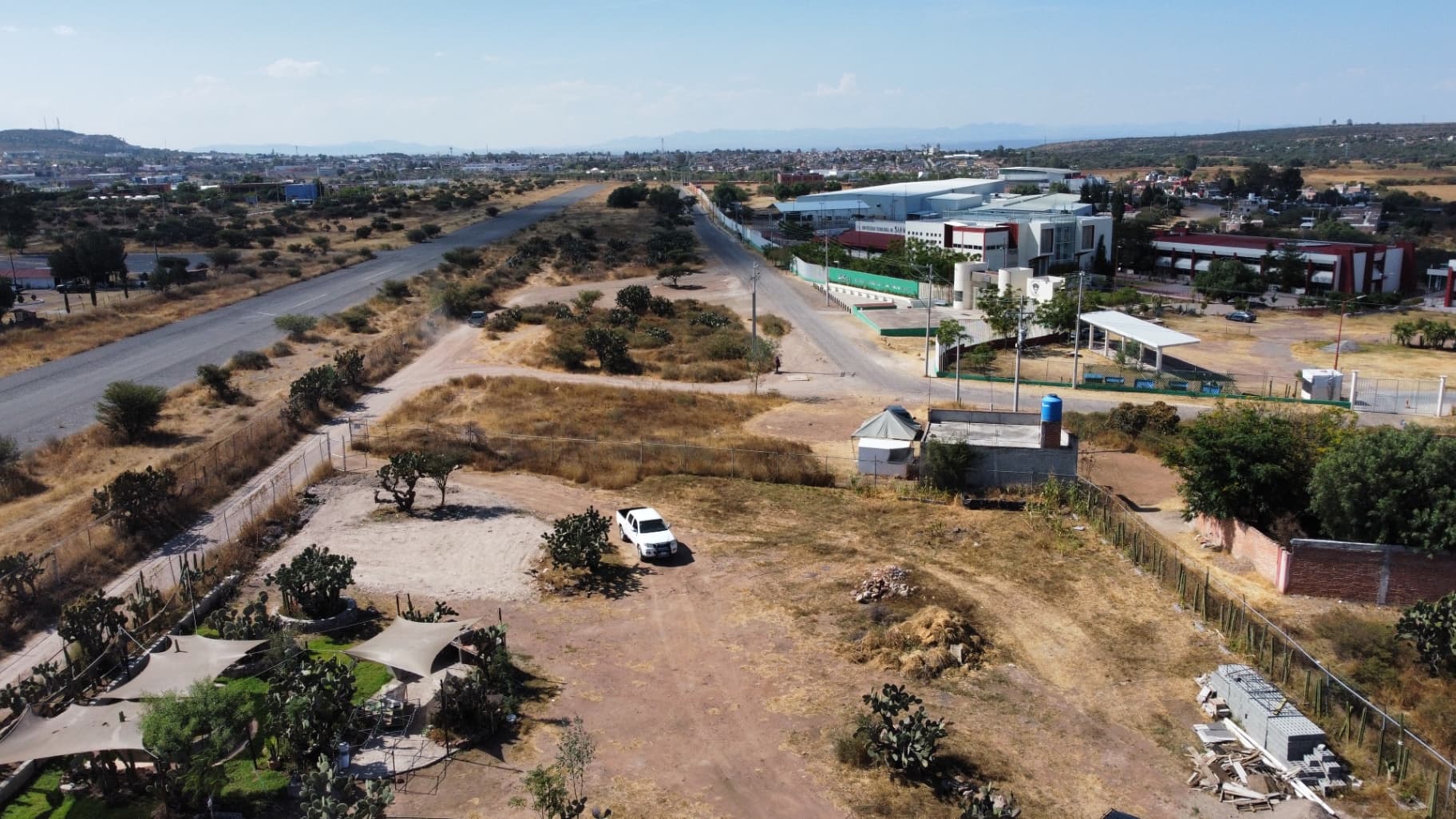 Lote frente a universidad Utsma - Image 3